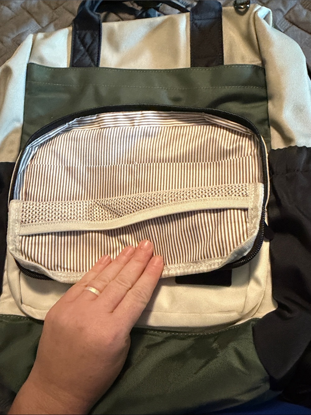 Lovevook Backpack - Picture 2 of 6